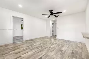 2916 Hawthorne St, Sarasota, FL 34239 - Photo 12