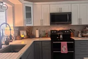 6183 Pine Tree Ln, Tamarac, FL 33319 - Photo 14