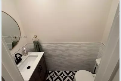 6183 Pine Tree Ln, Tamarac, FL 33319 - Photo 18