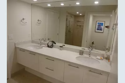 400 Alton Rd #905, Miami Beach, FL 33139 - Photo 16