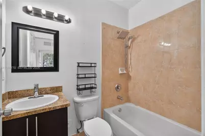 761 SE 2nd St, Homestead, FL 33030 - Photo 10