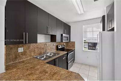 761 SE 2nd St, Homestead, FL 33030 - Photo 4