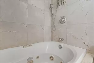 5001 Collins Ave, Miami Beach, FL 33140 - Photo 12