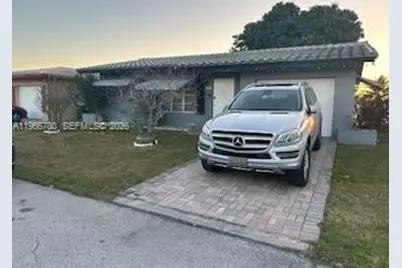 5715 NW 85th Ave, Tamarac, FL 33321 - Photo 8