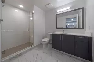 19401 W Dixie Hwy, Miami, FL 33180 - Photo 24