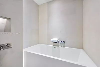 102 24th St #PH-1612, Miami Beach, FL 33139 - Photo 6