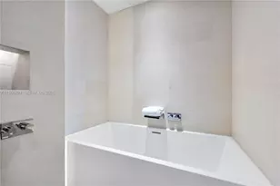 102 24th St, Miami Beach, FL 33139 - Photo 6