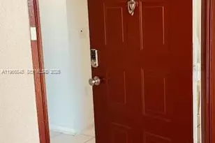 950 SW 138th Ave, Pembroke Pines, FL 33027 - Photo 4