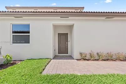 2442 SE 30th St #2442, Homestead, FL 33035 - Photo 2