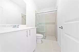 2442 SE 30th St, Homestead, FL 33035 - Photo 8