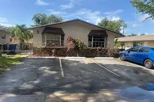 31 SW 8th Ct, Hallandale Beach, FL 33009 - Photo 1