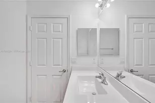 9334 W 33 Way, Hialeah, FL 33018 - Photo 8