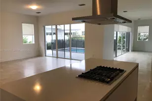 10055 NW 75th St, Doral, FL 33178 - Photo 8