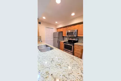 2420 NW 33rd St #1008, Oakland Park, FL 33309 - Photo 8
