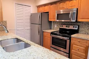 2420 NW 33rd St, Oakland Park, FL 33309 - Photo 8