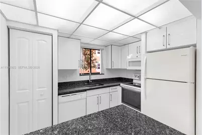 6900 SW 39th St #208J, Davie, FL 33314 - Photo 4