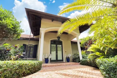 10601 SW 72nd Ct, Pinecrest, FL 33156 - Photo 2