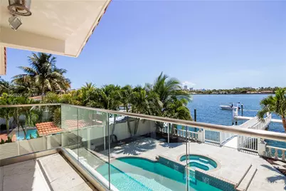 1400 Stillwater Dr, Miami Beach, FL 33141 - Photo 16