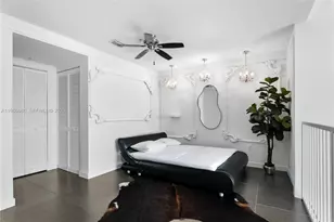 300 S Biscayne Blvd, Miami, FL 33131 - Photo 8