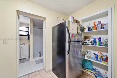 4791 W 3rd Ave, Hialeah, FL 33012 - Photo 24