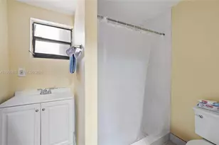 4791 W 3rd Ave, Hialeah, FL 33012 - Photo 26