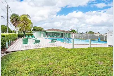 8521 NW 57th Ct, Tamarac, FL 33321 - Photo 12