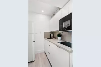 5401 Collins Ave #632, Miami Beach, FL 33140 - Photo 6