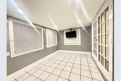 16490 NE 2nd Ave, Miami, FL 33162 - Photo 8