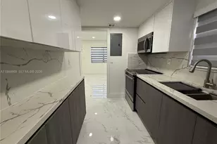 860 SE 9th Ct, Hialeah, FL 33010 - Photo 18