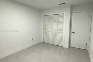 860 SE 9th Ct, Hialeah, FL 33010 - Photo 10