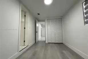 860 SE 9th Ct, Hialeah, FL 33010 - Photo 20