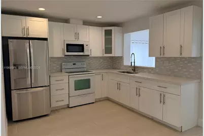 426 NW 134th Ct, Miami, FL 33182 - Photo 2