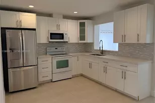 426 NW 134th Ct, Miami, FL 33182 - Photo 2