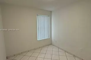 660 W Park Dr, Miami, FL 33172 - Photo 16