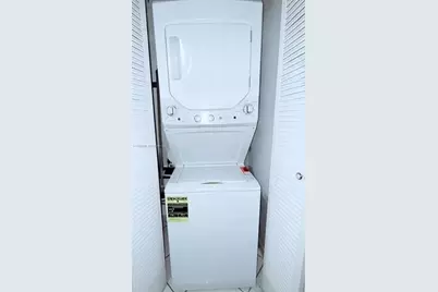 660 W Park Dr #1-201, Miami, FL 33172 - Photo 8