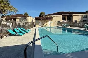 660 W Park Dr, Miami, FL 33172 - Photo 16