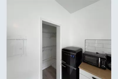 301 86th St #303-4A, Miami Beach, FL 33141 - Photo 4