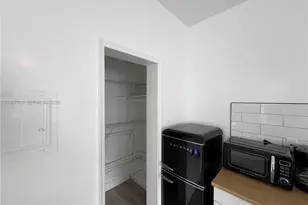 301 86th St, Miami Beach, FL 33141 - Photo 4