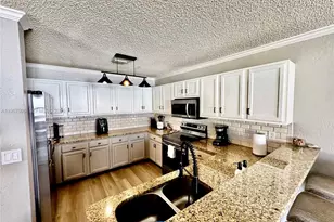 9411 NW 55th St, Sunrise, FL 33351 - Photo 12