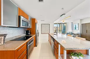 185 SW 7th St, Miami, FL 33130 - Photo 10