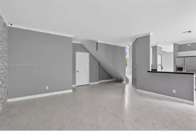 10755 SW 17th Pl, Davie, FL 33324 - Photo 16