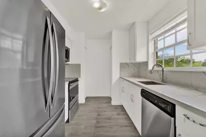 8621 SW 5th St #201, Pembroke Pines, FL 33025 - Photo 6