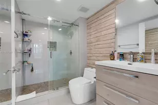 1155 Brickell Bay Dr, Miami, FL 33131 - Photo 18