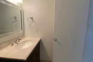 2841 N Oakland Forest Dr, Oakland Park, FL 33309 - Photo 32