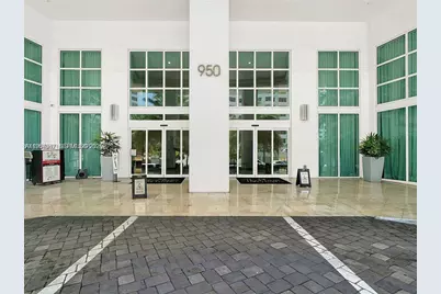 950 Brickell Bay Dr #5209, Miami, FL 33131 - Photo 4
