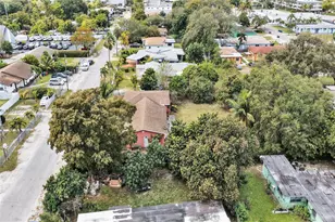 1775 NE 147th St, Miami, FL 33181 - Photo 22