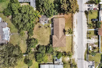 1775 NE 147th St, Miami, FL 33181 - Photo 18