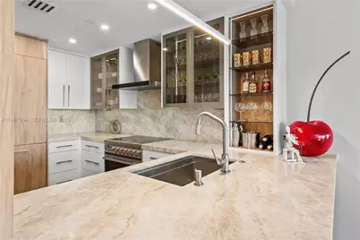 540 West Ave #911, Miami Beach, FL 33139 - Photo 4