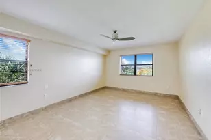 471 Ives Dairy Rd, Miami, FL 33179 - Photo 4