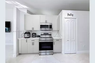 21102 SW 92nd Ct, Cutler Bay, FL 33189 - Photo 10